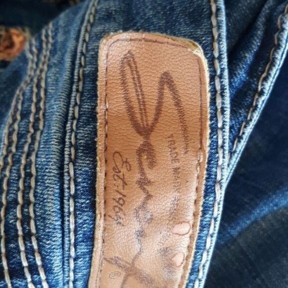 Seven7 Womens Jeans Size 12 Blue Mid Rise Straight Legged Embroidered Pockets - Picture 8 of 8